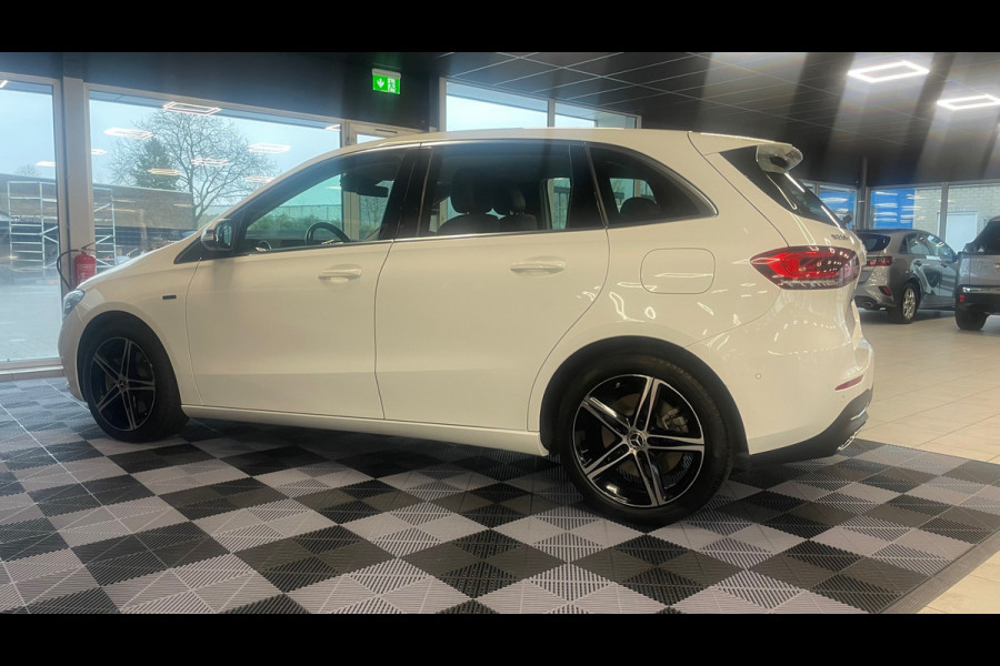 Mercedes-Benz B-Klasse 250 e Business Line, Navigatie, Climate control, Camera, Cruise control, Lichtmetaal.