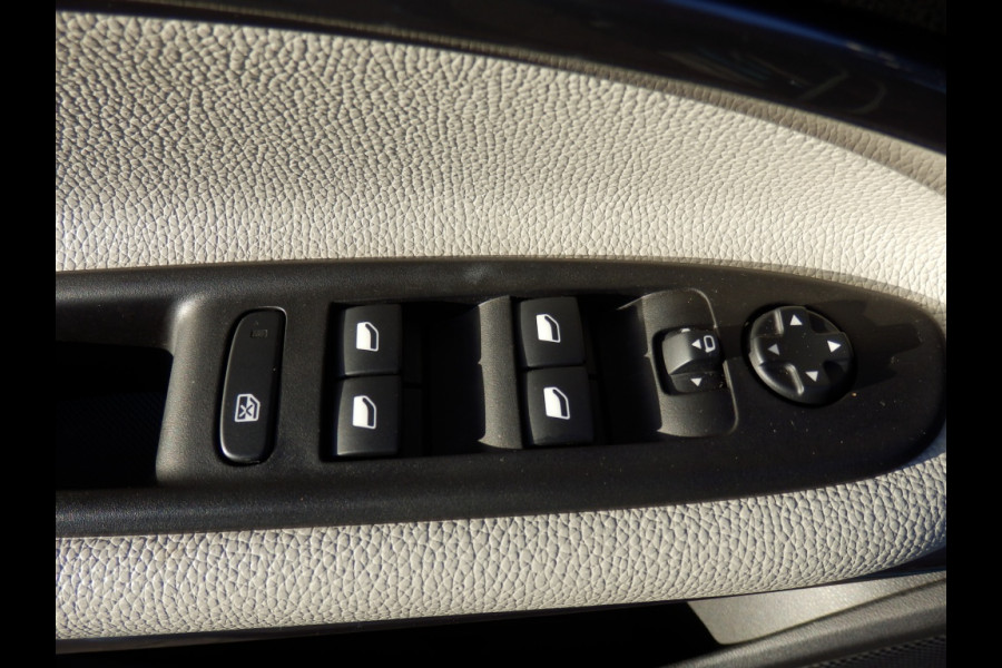 Fiat 600 101PK Hybrid La Prima | 360 camera | Massagestoel | Compleet |