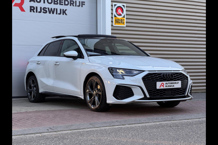 Audi A3 Sportback 45 TFSI e S edition Competition Pano/Sfeer/Camera