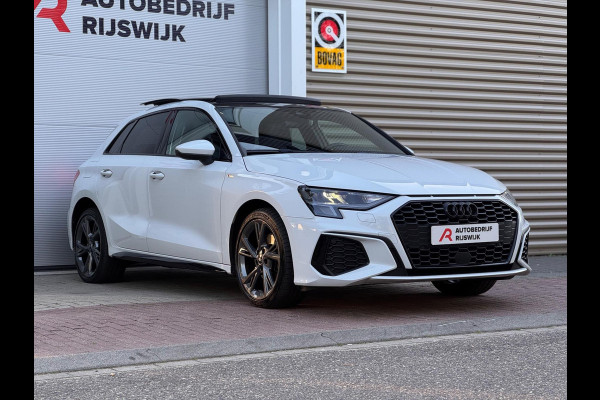 Audi A3 Sportback 45 TFSI e S edition Competition Pano/Sfeer/Camera