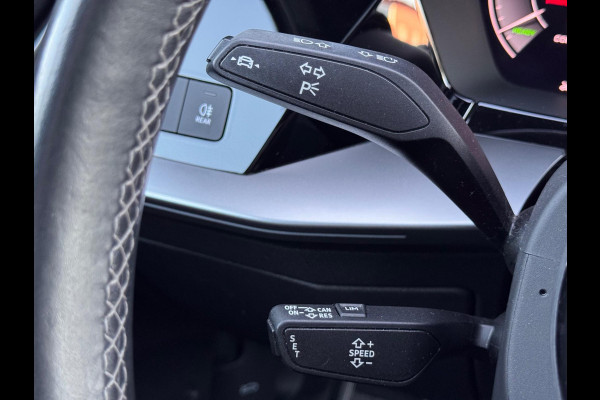 Audi A3 Sportback 45 TFSI e S edition Competition Pano/Sfeer/Camera