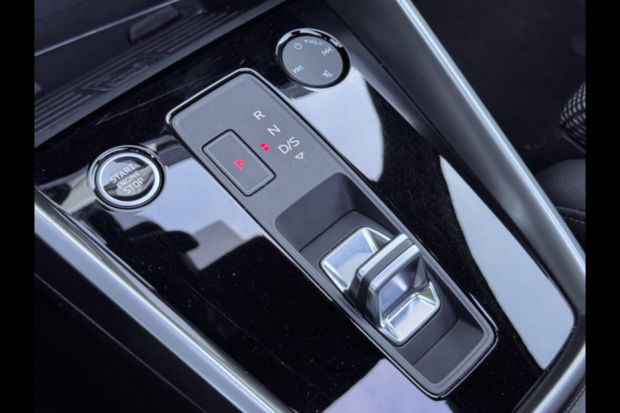 Audi A3 Sportback 45 TFSI e S edition Competition Pano/Sfeer/Camera