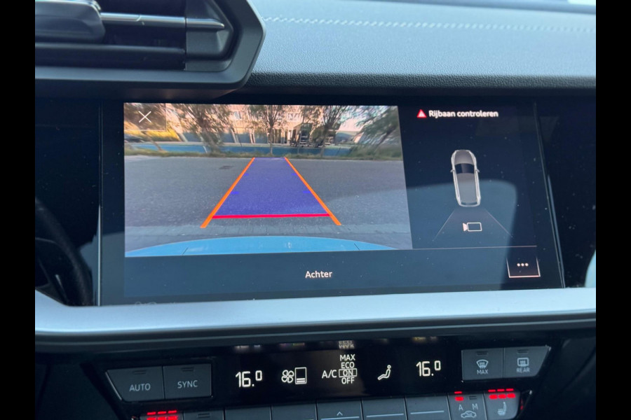 Audi A3 Sportback 45 TFSI e S edition Competition Pano/Sfeer/Camera