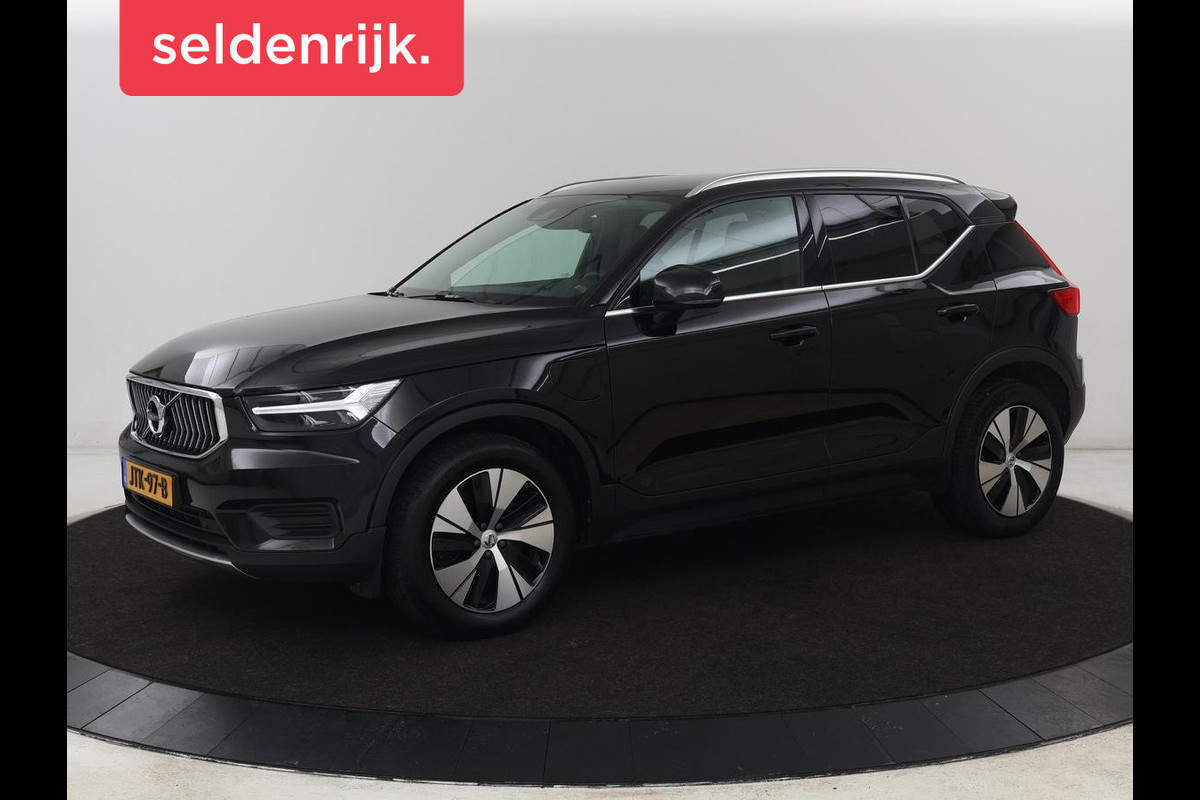 Volvo XC40 1.5 T4 Recharge Inscription | Leder | Stoel & stuurverwarming | Camera | Carplay | Navigatie | 18'' | Cruise control | Full LED | PHEV | Plug In