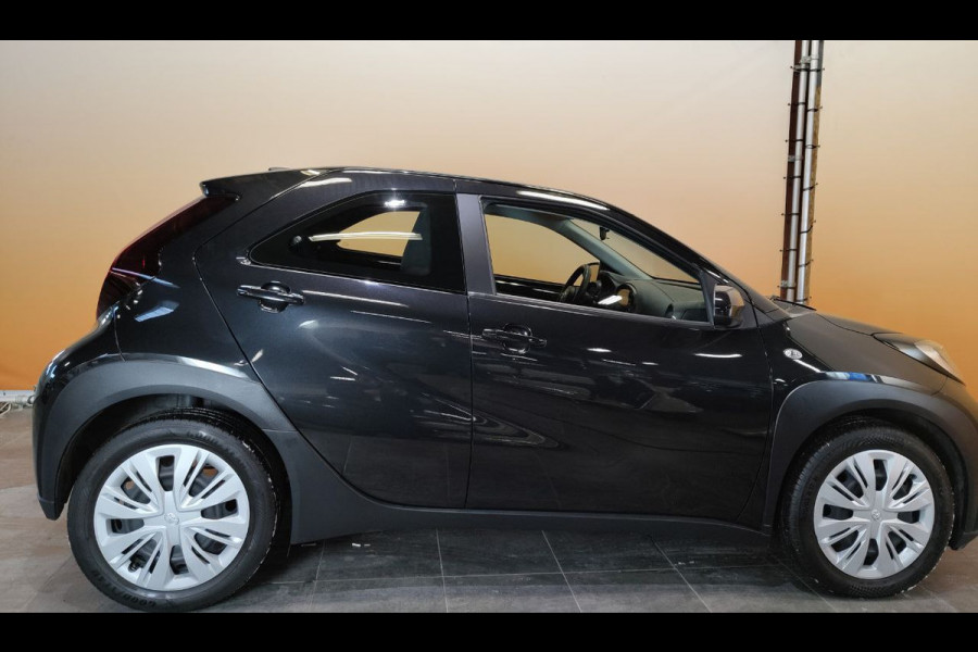 Toyota Aygo X 1.0 VVT-i MT Play led | adaptive cruise
