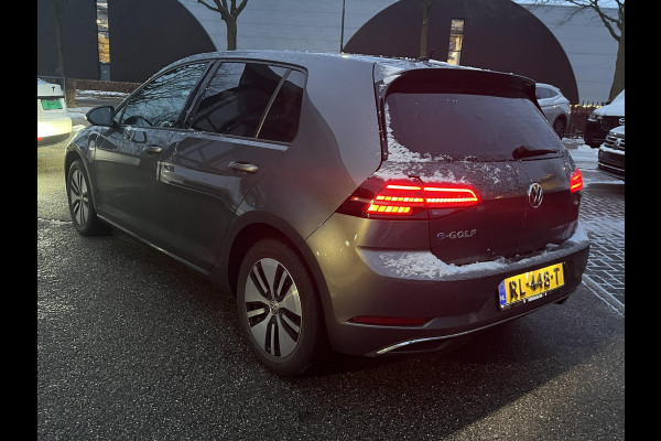 Volkswagen e-Golf e-Golf SOH 91% | Warmtepomp | Origineel NL (NAP) | Virtual Dashboard | Camera | Adaptieve Cruise Control | Keurig Onderhouden | Rijklaar Geleverd!  12 Mnd BOVAG garantie |