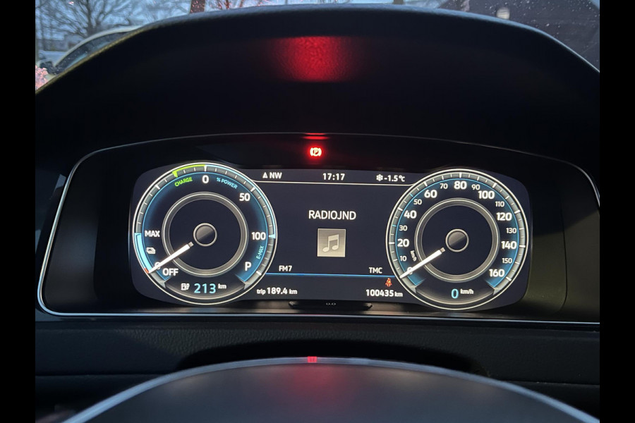 Volkswagen e-Golf e-Golf SOH 91% | Warmtepomp | Origineel NL (NAP) | Virtual Dashboard | Camera | Adaptieve Cruise Control | Keurig Onderhouden | Rijklaar Geleverd!  12 Mnd BOVAG garantie |