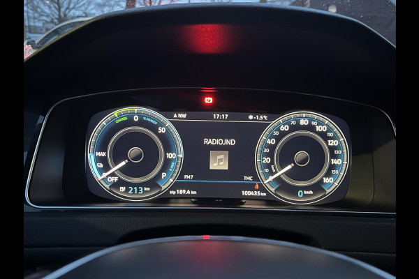 Volkswagen e-Golf e-Golf SOH 91% | Warmtepomp | Origineel NL (NAP) | Virtual Dashboard | Camera | Adaptieve Cruise Control | Keurig Onderhouden | Rijklaar Geleverd!  12 Mnd BOVAG garantie |