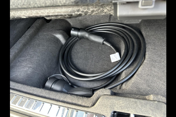 Volvo XC90 2.0 T8 Plug-in hybrid AWD Plus Dark 7-Persoons | Nieuwe Auto (1.000 km) | Vol Opties | Head-Up | Winterpakket | Harman & Kardon | Panoramadak | Memory Stoelen | Matrix-LED | 360 Camera | Rijklaar met Volledige Volvo Fabrieksgarantie