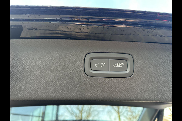 Volvo XC90 2.0 T8 Plug-in hybrid AWD Plus Dark 7-Persoons | Nieuwe Auto (1.000 km) | Vol Opties | Head-Up | Winterpakket | Harman & Kardon | Panoramadak | Memory Stoelen | Matrix-LED | 360 Camera | Rijklaar met Volledige Volvo Fabrieksgarantie
