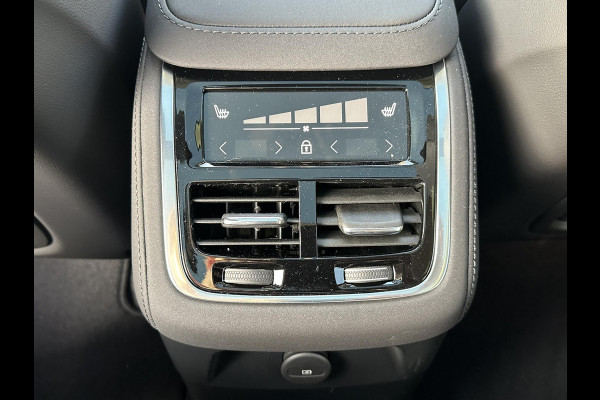 Volvo XC90 2.0 T8 Plug-in hybrid AWD Plus Dark 7-Persoons | Nieuwe Auto (1.000 km) | Vol Opties | Head-Up | Winterpakket | Harman & Kardon | Panoramadak | Memory Stoelen | Matrix-LED | 360 Camera | Rijklaar met Volledige Volvo Fabrieksgarantie