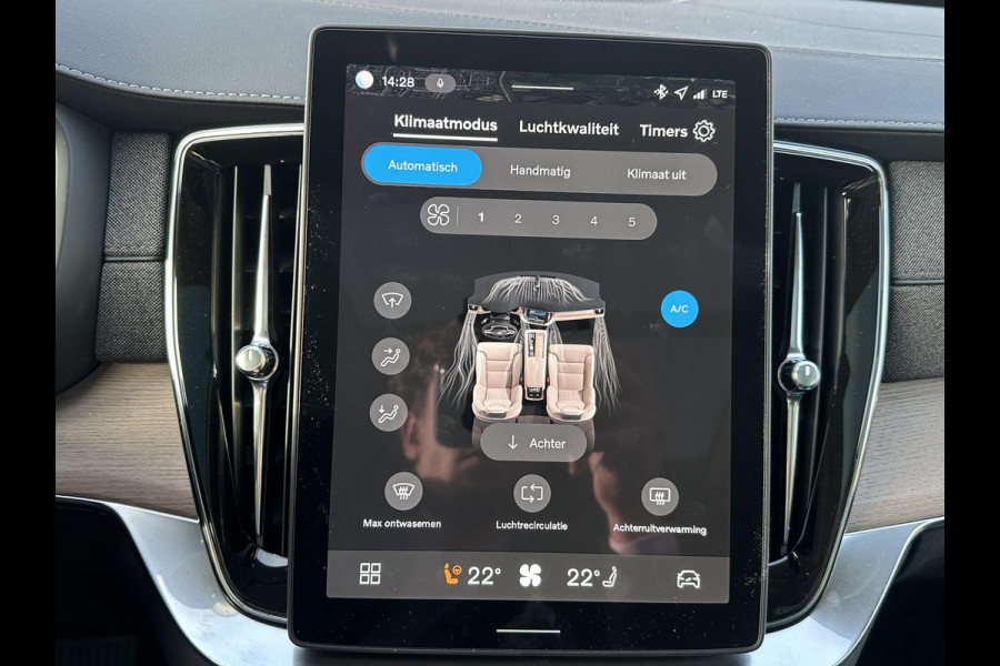 Volvo XC90 2.0 T8 Plug-in hybrid AWD Plus Dark 7-Persoons | Nieuwe Auto (1.000 km) | Vol Opties | Head-Up | Winterpakket | Harman & Kardon | Panoramadak | Memory Stoelen | Matrix-LED | 360 Camera | Rijklaar met Volledige Volvo Fabrieksgarantie