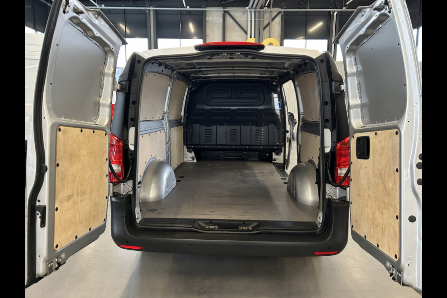 Mercedes-Benz Vito 114 CDI XL Automaat / Airco / Cruise control / Parkeersensoren / Achterdeuren