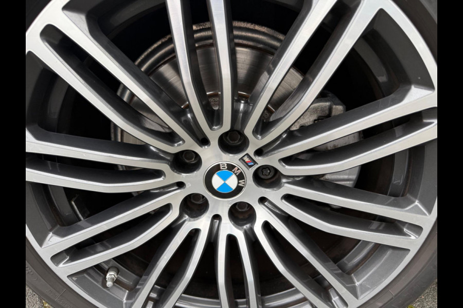 BMW 5 Serie 520i Automaat M sport pakket, vol leder, schuifdak, 1 e eigenaar, dealer onderhouden, NL auto met nap