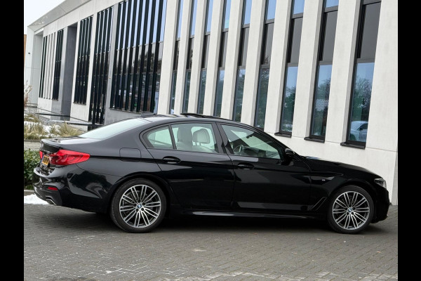 BMW 5 Serie 520i Automaat M sport pakket, vol leder, schuifdak, 1 e eigenaar, dealer onderhouden, NL auto met nap