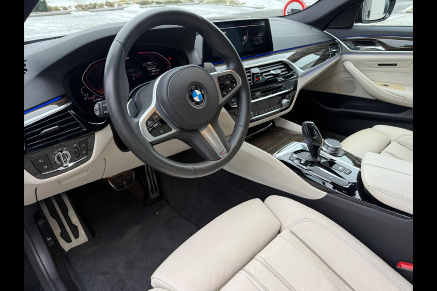 BMW 5 Serie 520i Automaat M sport pakket, vol leder, schuifdak, 1 e eigenaar, dealer onderhouden, NL auto met nap