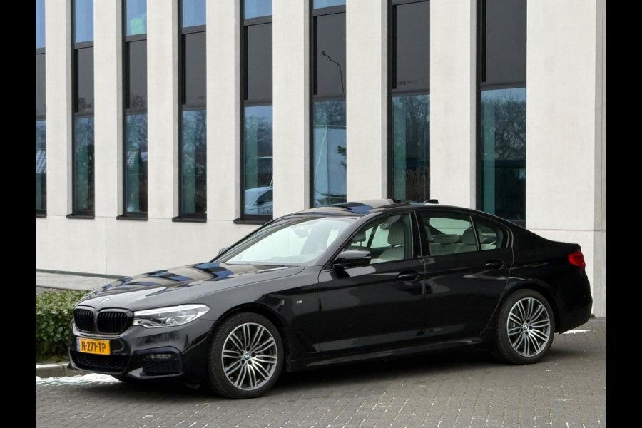 BMW 5 Serie 520i Automaat M sport pakket, vol leder, schuifdak, 1 e eigenaar, dealer onderhouden, NL auto met nap