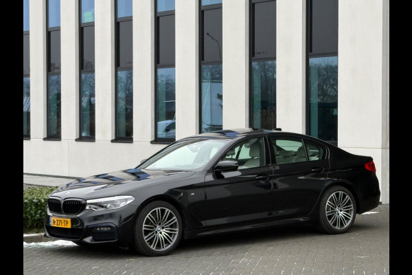 BMW 5 Serie 520i Automaat M sport pakket, vol leder, schuifdak, 1 e eigenaar, dealer onderhouden, NL auto met nap