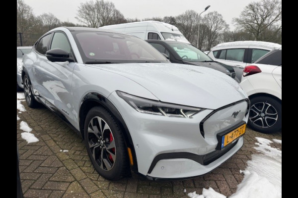 Ford Mustang Mach-E AWD 75 kWh / SOH 93,4% / Panoramadak / Camera / Leder / 19'' / B&O / Keyless / DAB / Dodehoek / ACC / Navigatie / Sfeerverlichting / Stoelverwarming