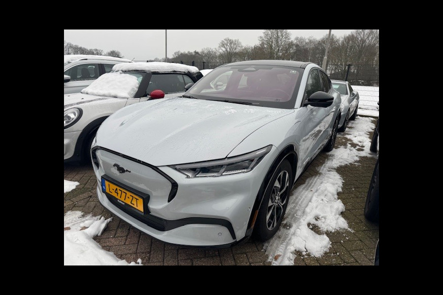 Ford Mustang Mach-E AWD 75 kWh / SOH 93,4% / Panoramadak / Camera / Leder / 19'' / B&O / Keyless / DAB / Dodehoek / ACC / Navigatie / Sfeerverlichting / Stoelverwarming