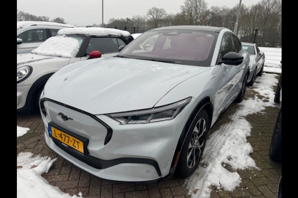 Ford Mustang Mach-E AWD 75 kWh / SOH 93,4% / Panoramadak / Camera / Leder / 19'' / B&O / Keyless / DAB / Dodehoek / ACC / Navigatie / Sfeerverlichting / Stoelverwarming