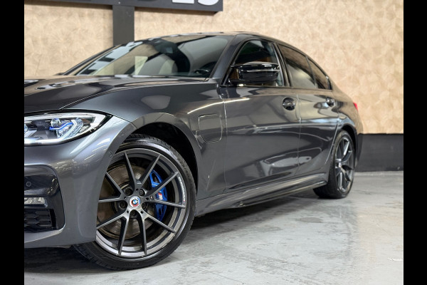 BMW 3-serie 330e Business Edition Plus | Individual | Opendak | Laser | Keyless | Camera | Carplay