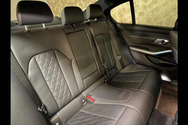 BMW 3-serie 330e Business Edition Plus | Individual | Opendak | Laser | Keyless | Camera | Carplay