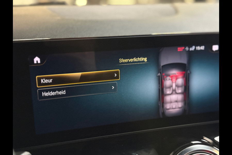 Mercedes-Benz GLA 250 e Business Solution AMG Limited | Pano | Sfeerverlichting | ACC | Stoelverwarming