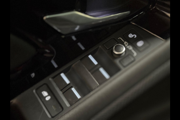 Land Rover Range Rover Evoque 2.0 P200 AWD R-Dynamic HSE | Pano | Leer | Stoel-/Stuur-verwarming | Camera | Carplay