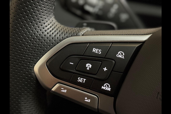 Volkswagen Tiguan 1.5 eTSI R-Line Edition |Pano |Keyless | 360 Camera | Massage | Sfeerverlichting