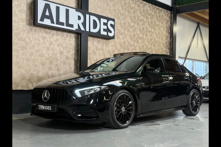Mercedes-Benz A-Klasse 200 Business Solution AMG | Pano | 19 inch | Camera | Sfeerverlichting | Burmester