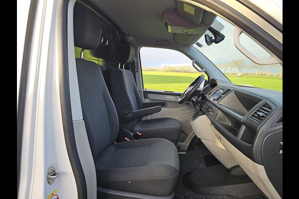 Volkswagen Transporter 2.0 TDI L2H1 Navi Wp-Inrichting Automaat Airco Euro6 150 PK!