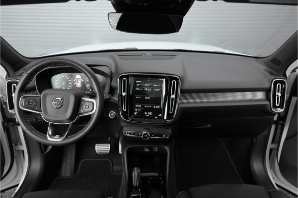 Volvo XC40 1.5 T3 R-Design Automaat Pano Camera Trekhaak