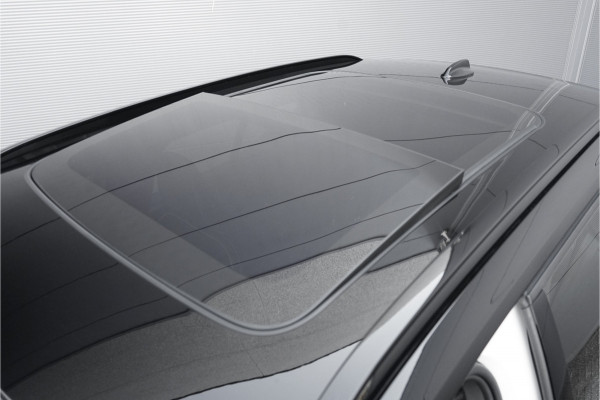 Volvo XC40 1.5 T3 R-Design Automaat Pano Camera Trekhaak