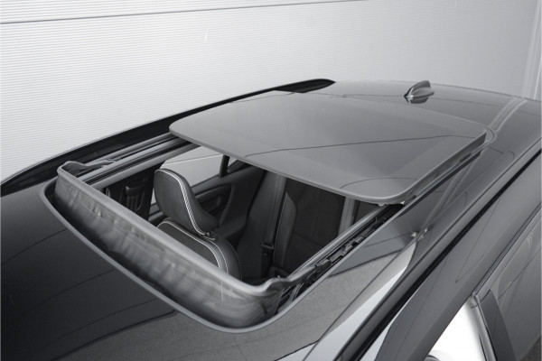 Volvo XC40 1.5 T3 R-Design Automaat Pano Camera Trekhaak