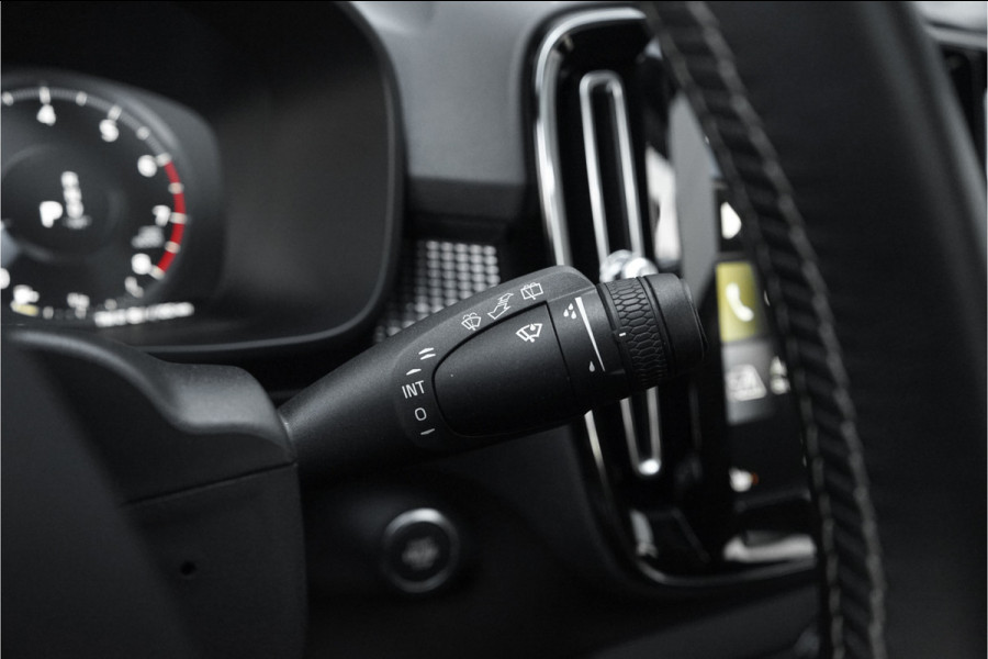 Volvo XC40 1.5 T3 R-Design Automaat Pano Camera Trekhaak