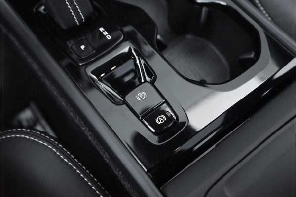Volvo XC40 1.5 T3 R-Design Automaat Pano Camera Trekhaak