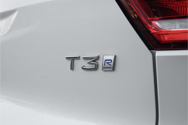 Volvo XC40 1.5 T3 R-Design Automaat Pano Camera Trekhaak