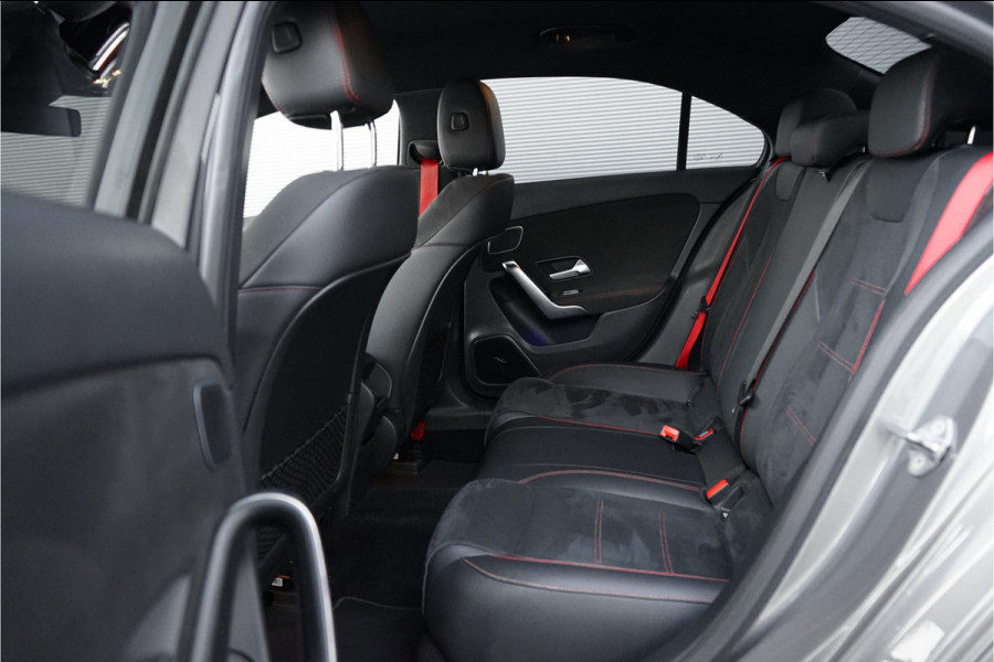 Mercedes-Benz A-Klasse AMG 35 4MATIC Limousine Night Burmester HUD Stoelverw