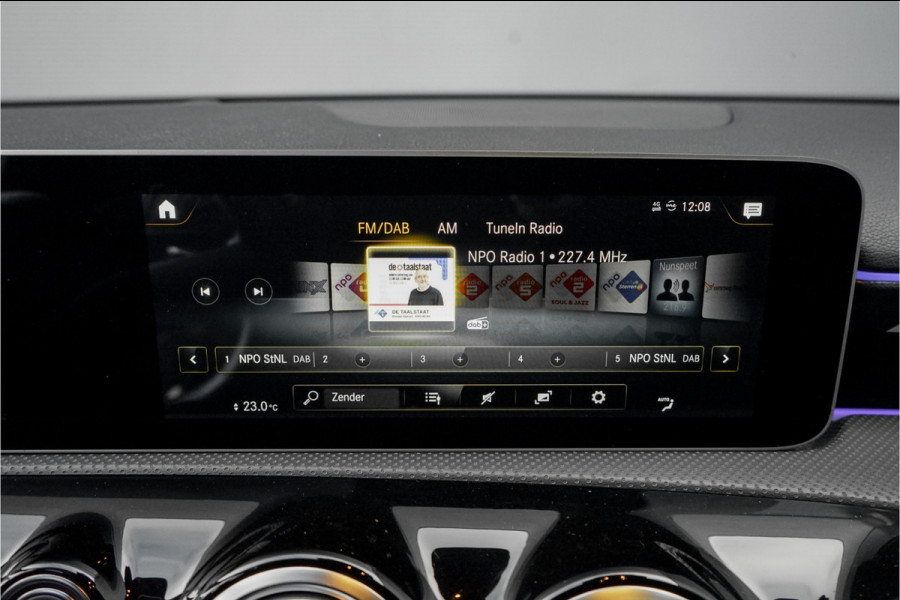 Mercedes-Benz A-Klasse AMG 35 4MATIC Limousine Night Burmester HUD Stoelverw