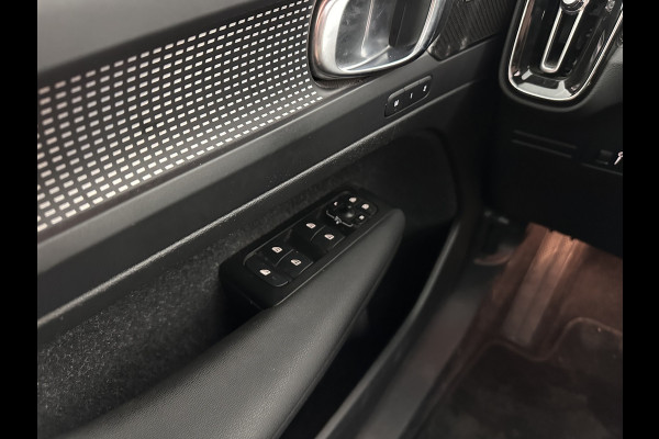 Volvo XC40 Recharge P8 AWD R-Design [ 3-Fase ] (INCL.BTW) Aut. *PANO | LEATHER-ALCANTARA | DIGI-COCKPIT | FULL-LED | HARMAN/KARDON | TOP-VIEW | CARPLAY | NAVI-FULLMAP | ECC | PDC | KEYLESS | HEATED-SPORTSEATS | BLIS | TOWBAR | 18''ALU*