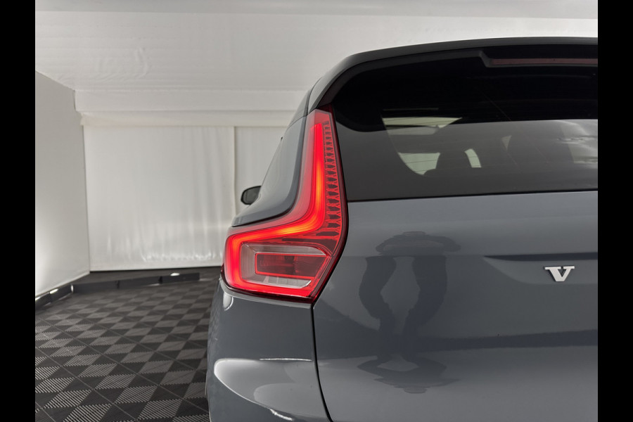 Volvo XC40 Recharge P8 AWD R-Design [ 3-Fase ] (INCL.BTW) Aut. *PANO | LEATHER-ALCANTARA | DIGI-COCKPIT | FULL-LED | HARMAN/KARDON | TOP-VIEW | CARPLAY | NAVI-FULLMAP | ECC | PDC | KEYLESS | HEATED-SPORTSEATS | BLIS | TOWBAR | 18''ALU*