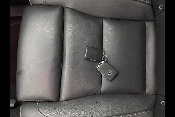 Volvo XC40 Recharge P8 AWD R-Design [ 3-Fase ] (INCL.BTW) Aut. *PANO | LEATHER-ALCANTARA | DIGI-COCKPIT | FULL-LED | HARMAN/KARDON | TOP-VIEW | CARPLAY | NAVI-FULLMAP | ECC | PDC | KEYLESS | HEATED-SPORTSEATS | BLIS | TOWBAR | 18''ALU*