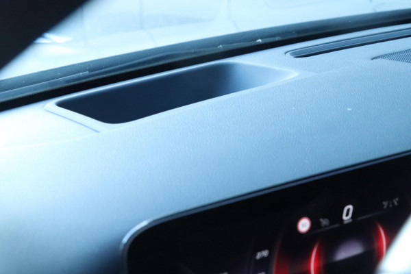 Mercedes-Benz A-Klasse 180 AMG Line | PANO | HUD | CAMERA | VOLL!