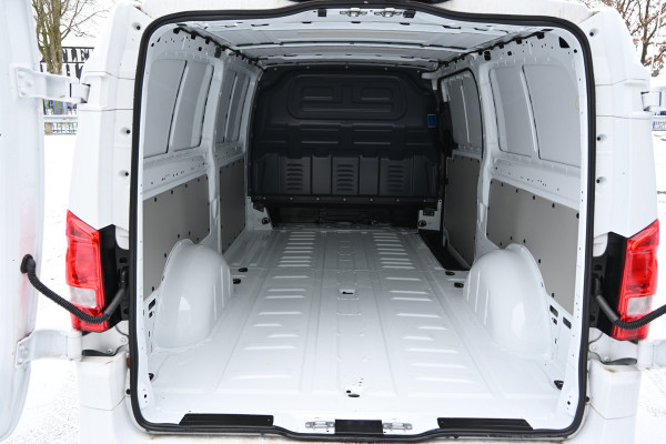 Mercedes-Benz Vito 116 CDI 4x4 L3 Pro Bumpers in kleur, Multibeam Led, Etc.