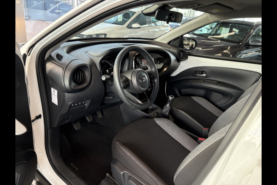Toyota Aygo X 1.0 VVT-i 73pk Play 5-drs. CAMERA/CARPLAY/ADAPT.CRUISE/17INCH