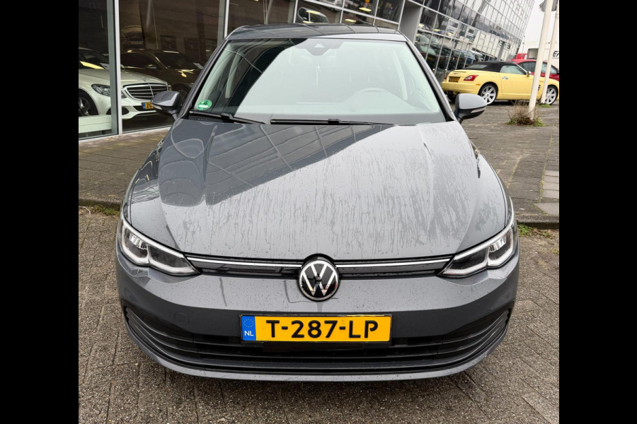 Volkswagen Golf | 64.138 km | Adaptieve cruise control | Parkeercamera | LED | Navigatie | Clima | Carplay | Full options!