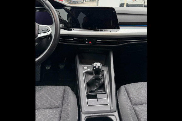 Volkswagen Golf | 64.138 km | Adaptieve cruise control | Parkeercamera | LED | Navigatie | Clima | Carplay | Full options!