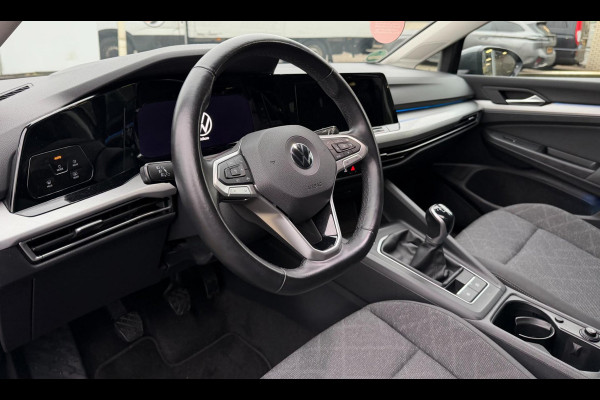 Volkswagen Golf | 64.138 km | Adaptieve cruise control | Parkeercamera | LED | Navigatie | Clima | Carplay | Full options!