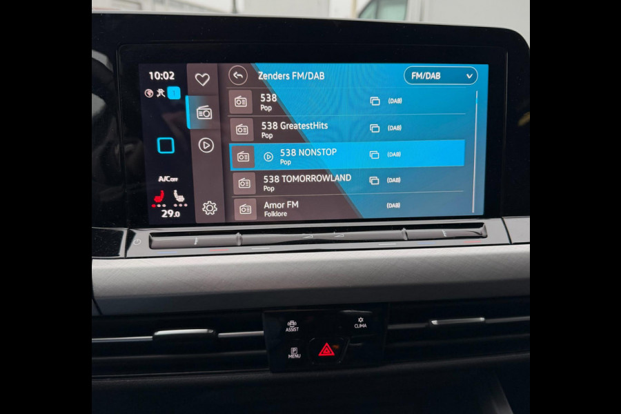 Volkswagen Golf | 64.138 km | Adaptieve cruise control | Parkeercamera | LED | Navigatie | Clima | Carplay | Full options!